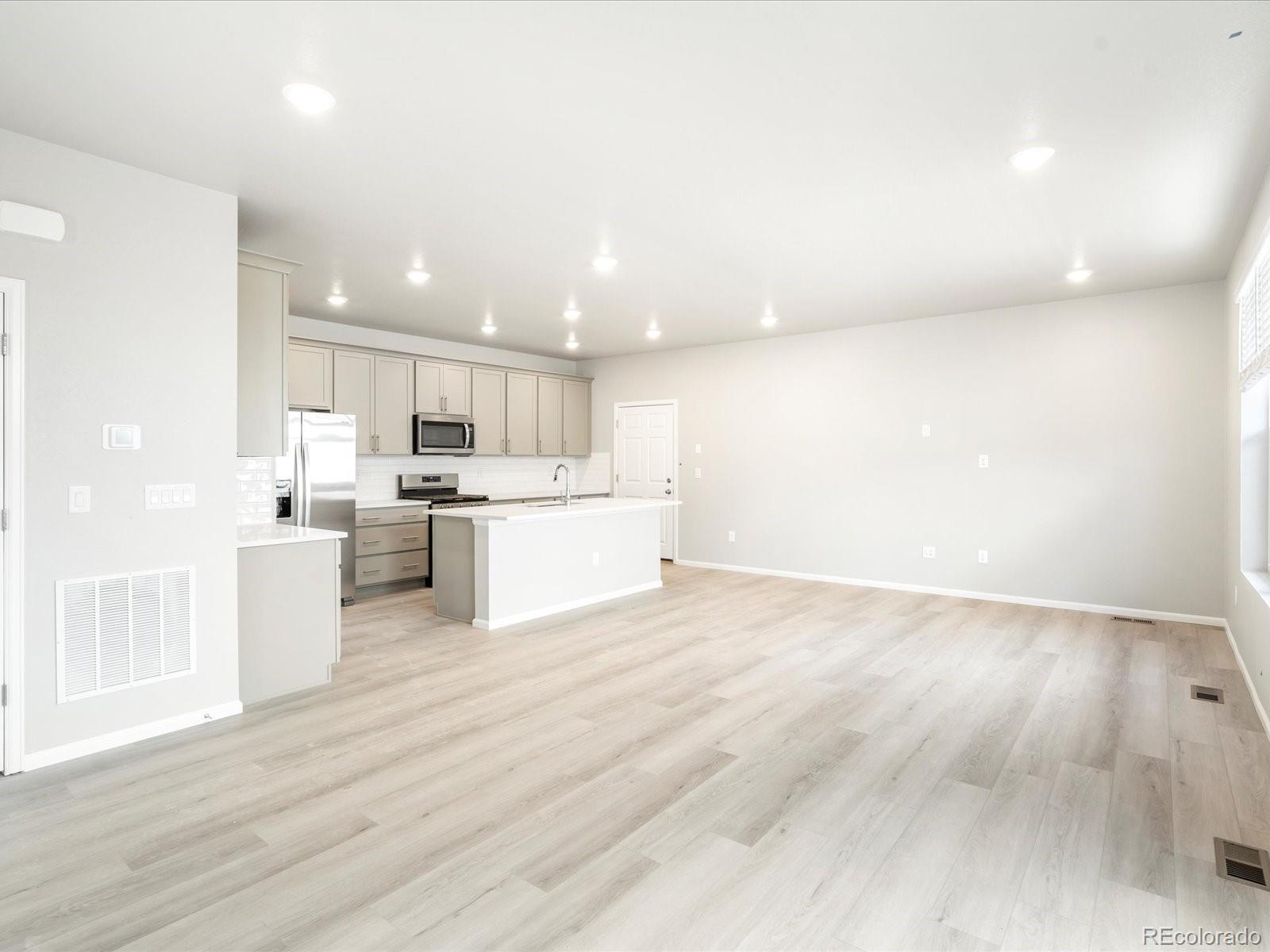 MLS Image #6 for 779 n tempe street,aurora, Colorado