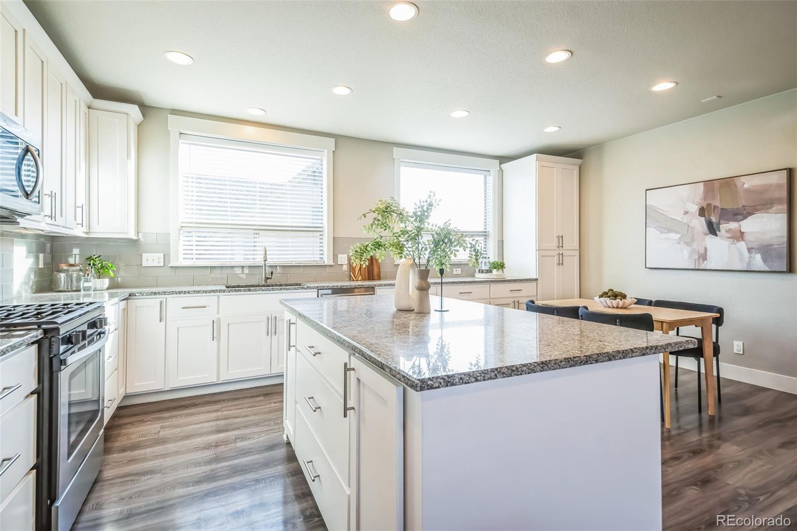 MLS Image #11 for 7928 e 54th place,denver, Colorado