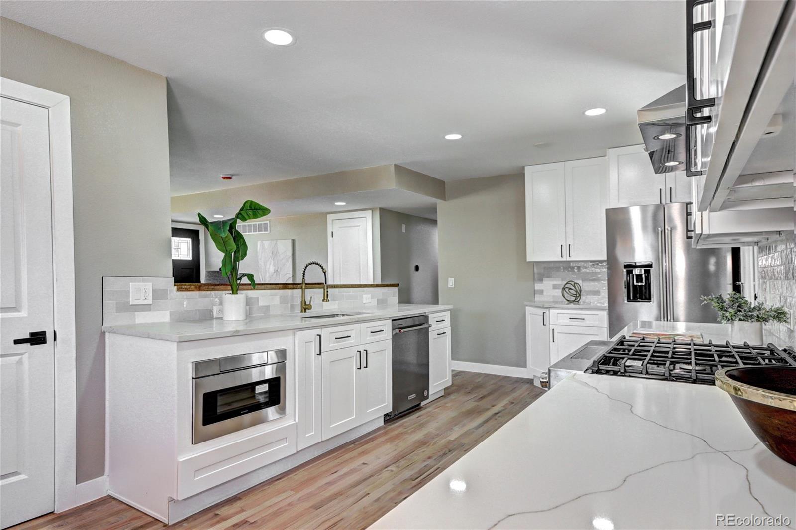 MLS Image #14 for 507 s pontiac way,denver, Colorado