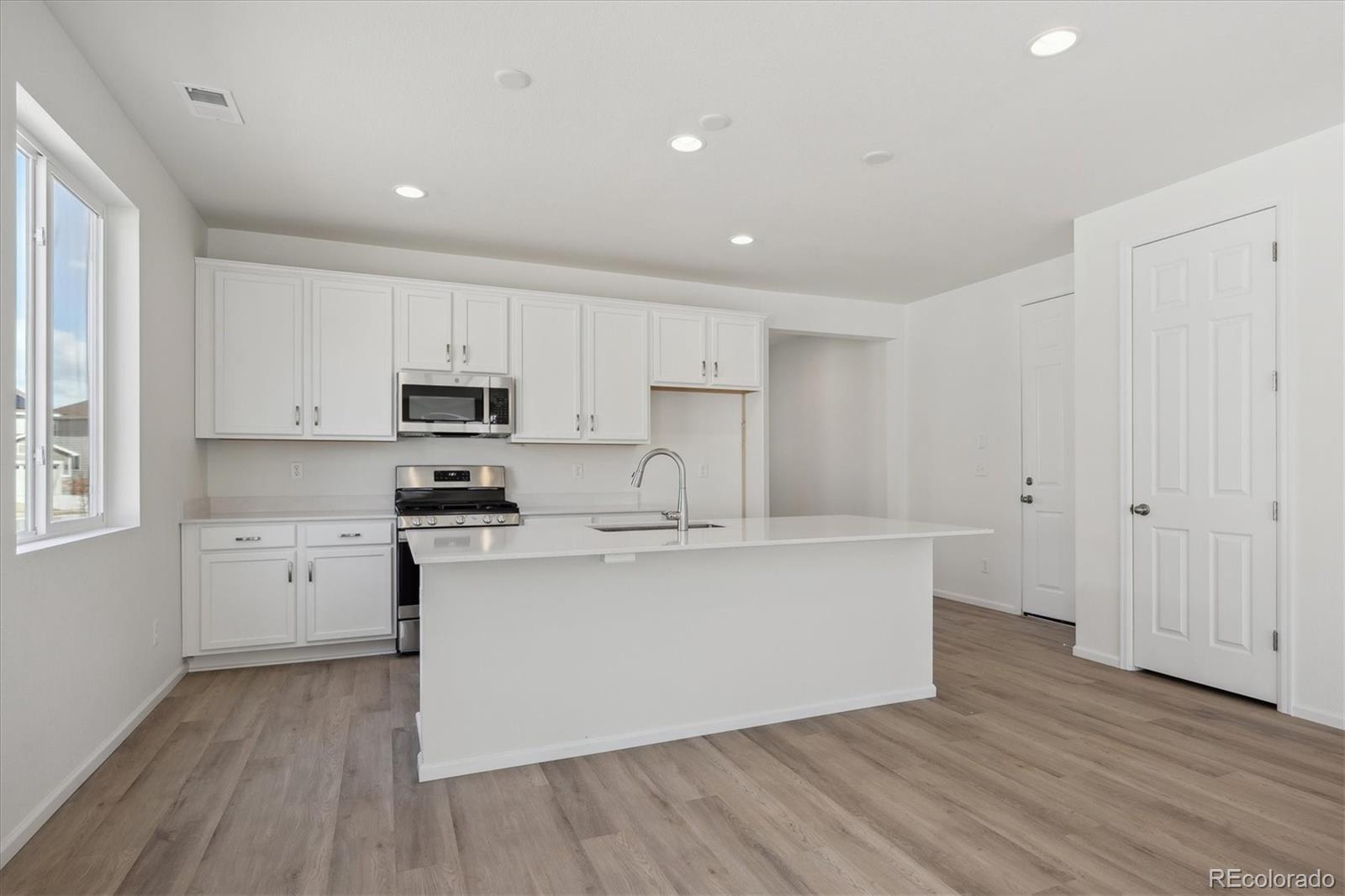 MLS Image #5 for 1306  sienna peak circle,erie, Colorado