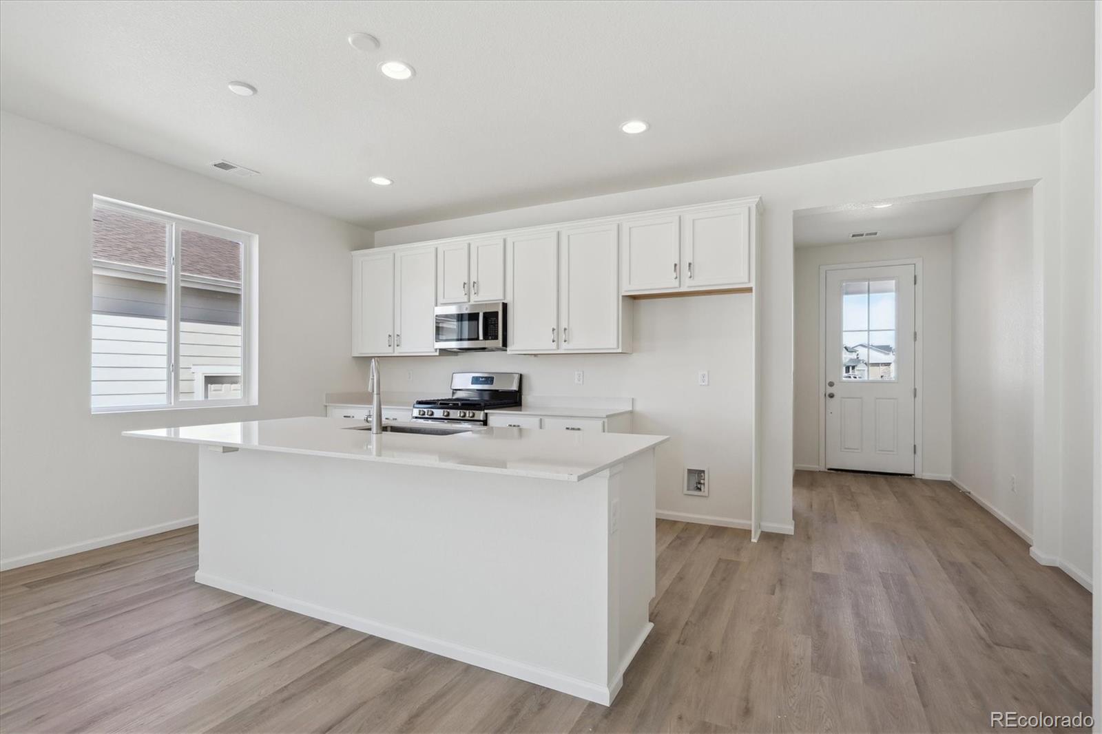 MLS Image #8 for 1306  sienna peak circle,erie, Colorado