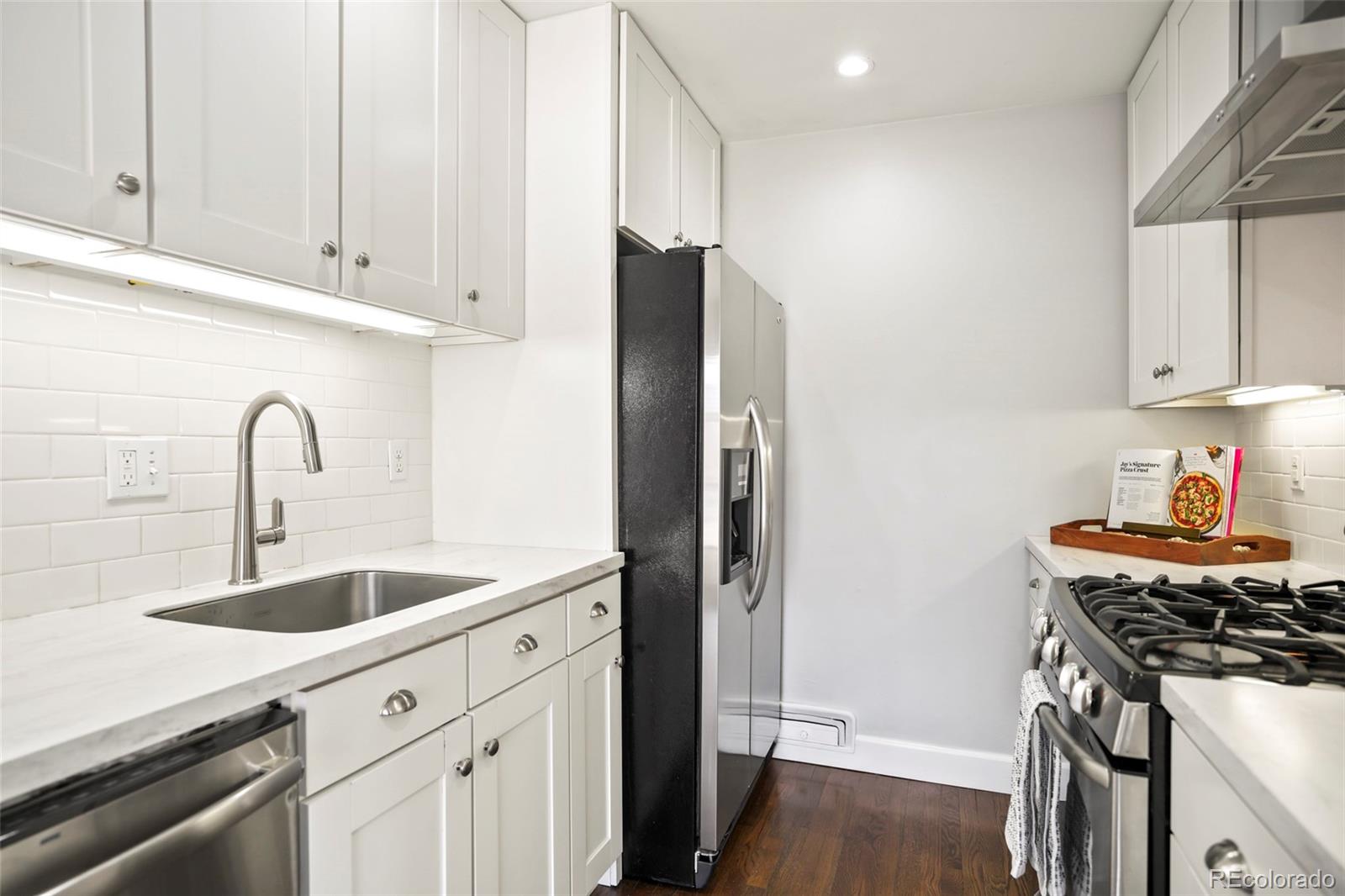 MLS Image #12 for 1360 s hudson street,denver, Colorado