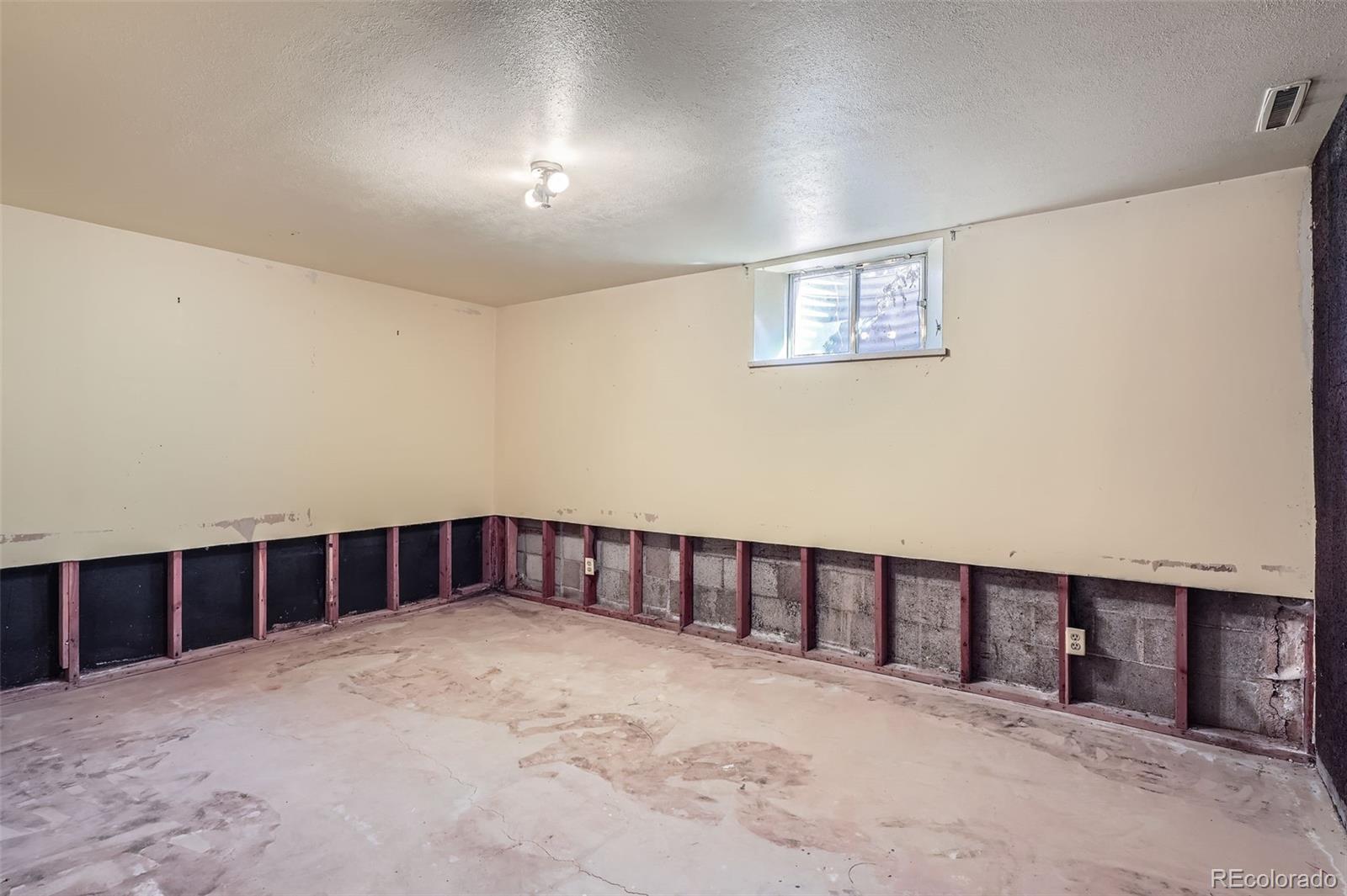 MLS Image #19 for 2525 s ivanhoe place,denver, Colorado