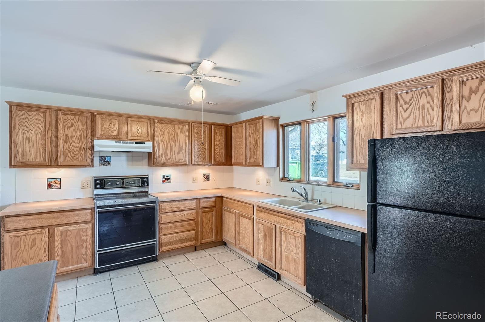 MLS Image #6 for 2525 s ivanhoe place,denver, Colorado