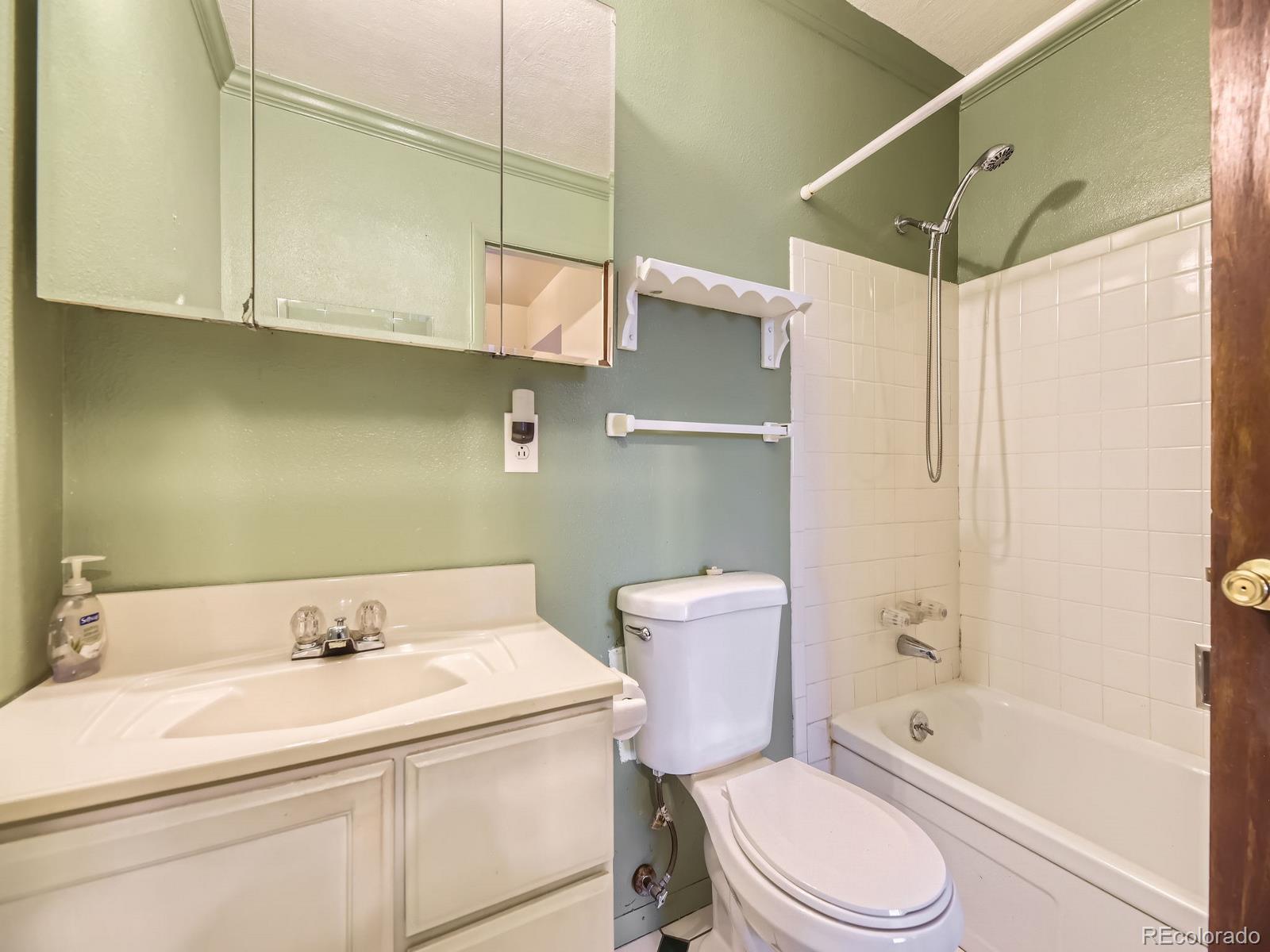 MLS Image #18 for 2893 s joslin court,denver, Colorado