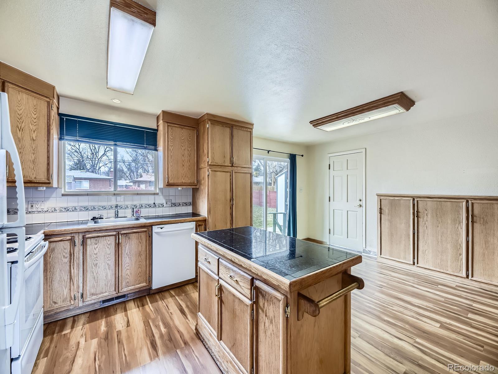 MLS Image #8 for 2893 s joslin court,denver, Colorado