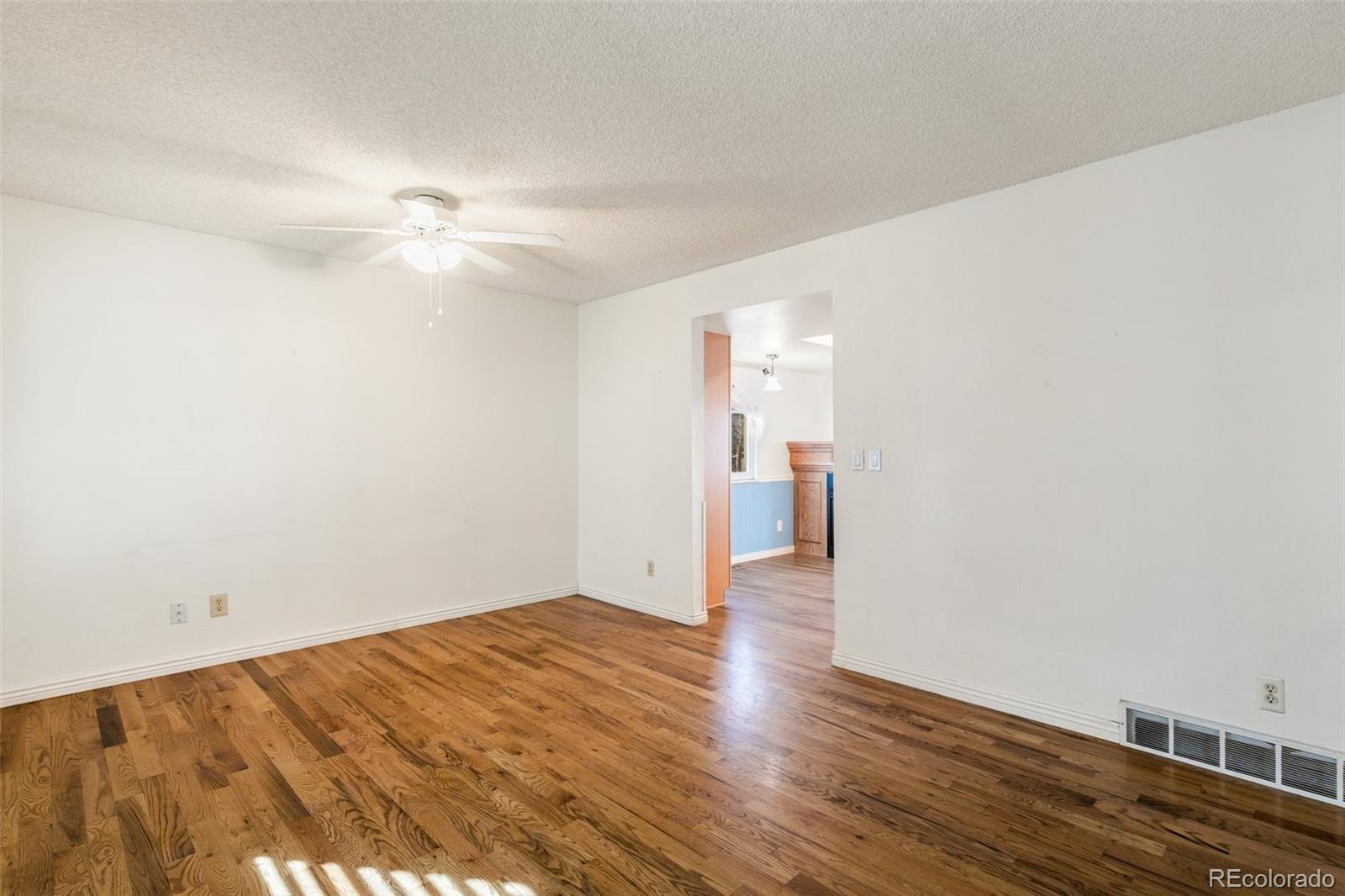 MLS Image #20 for 2318  distinctive drive,colorado springs, Colorado