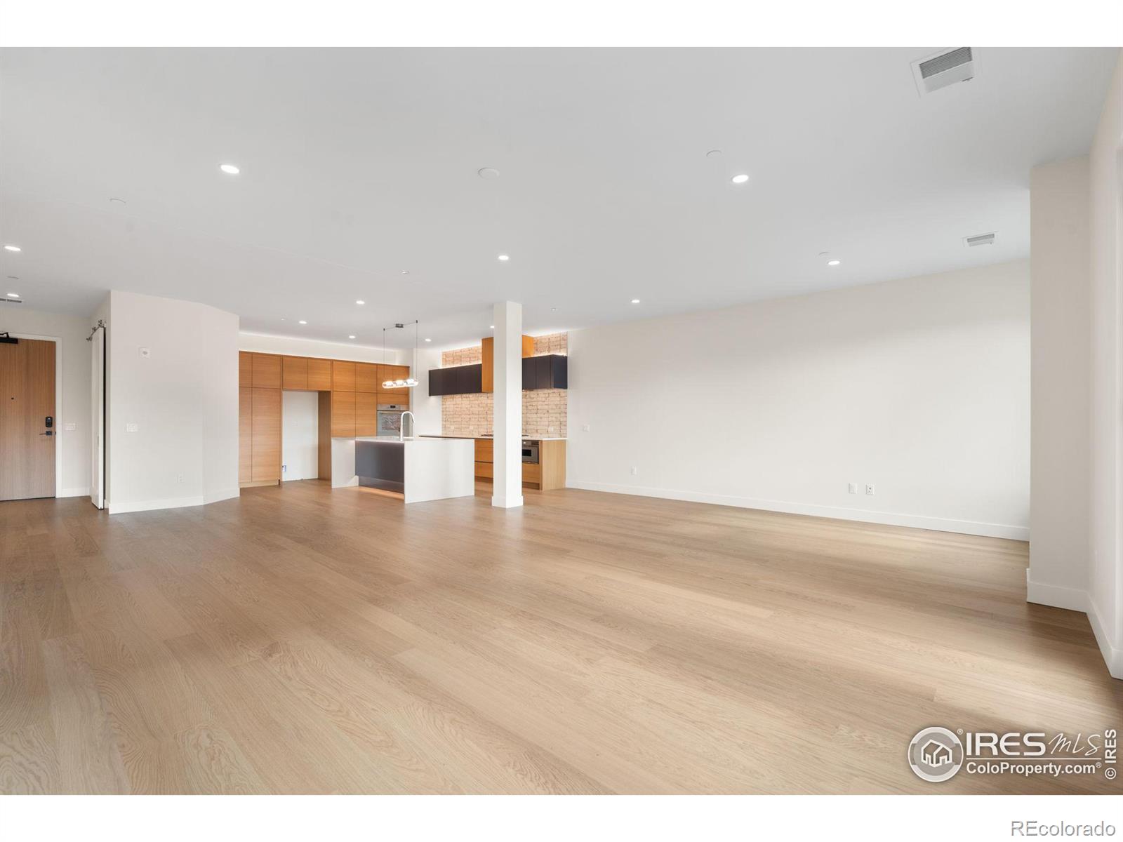 MLS Image #5 for 205 e 6th street,loveland, Colorado