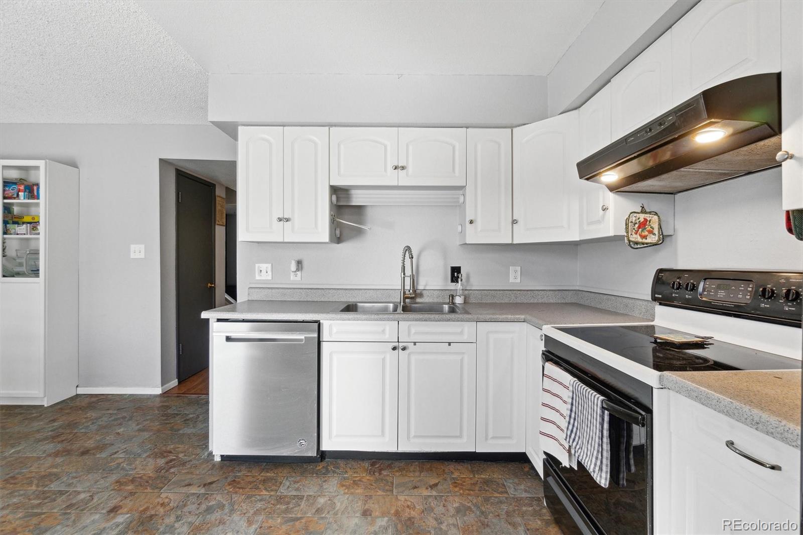 MLS Image #14 for 1009  milky way,thornton, Colorado