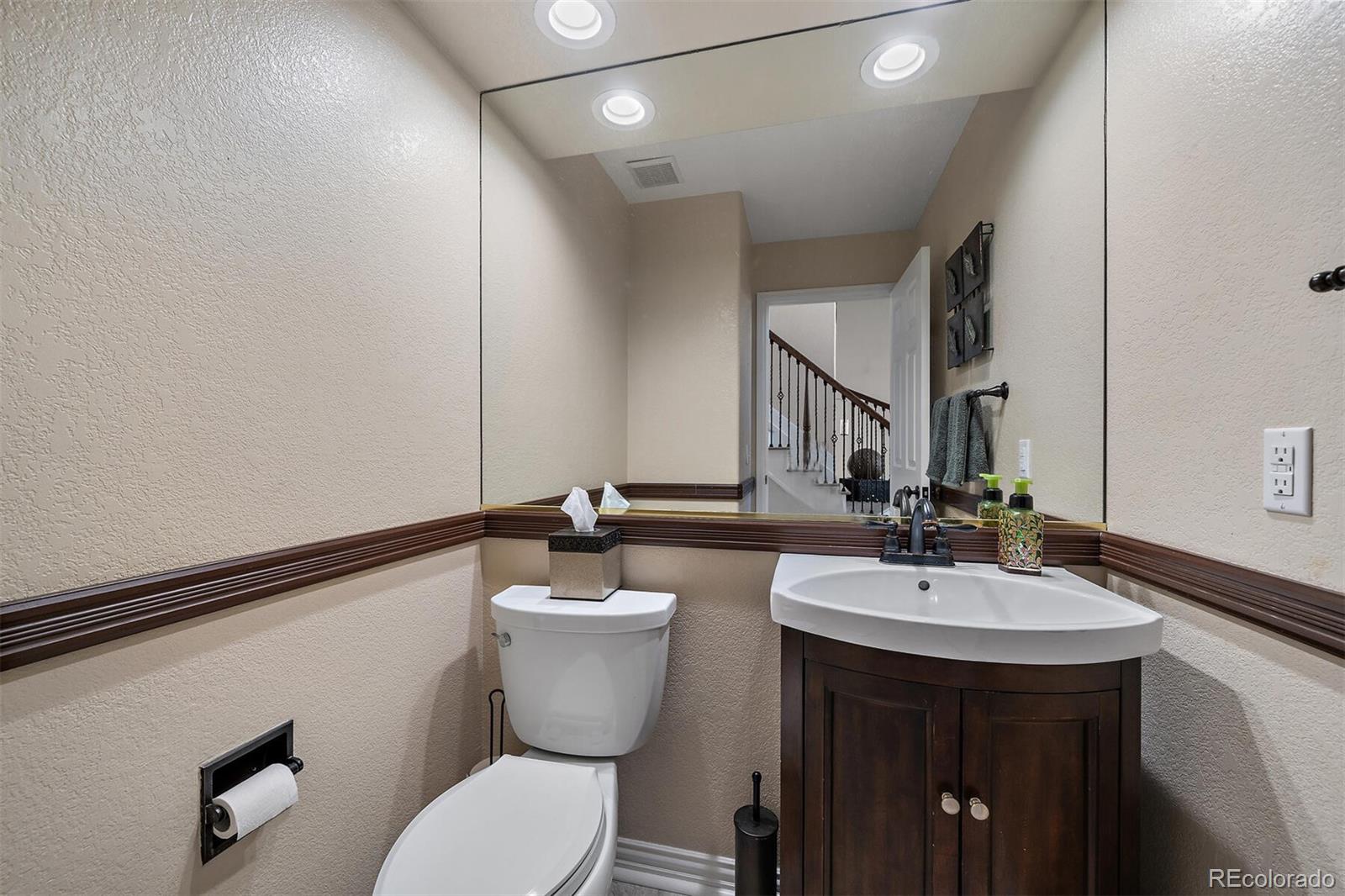 MLS Image #17 for 6251 s iola court,englewood, Colorado