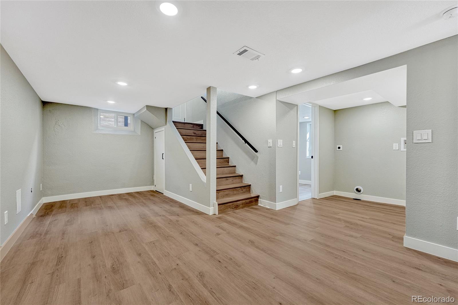 MLS Image #10 for 1328  holly street,denver, Colorado
