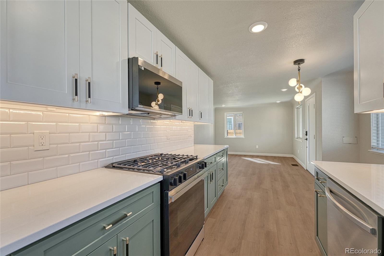 MLS Image #5 for 1328  holly street,denver, Colorado