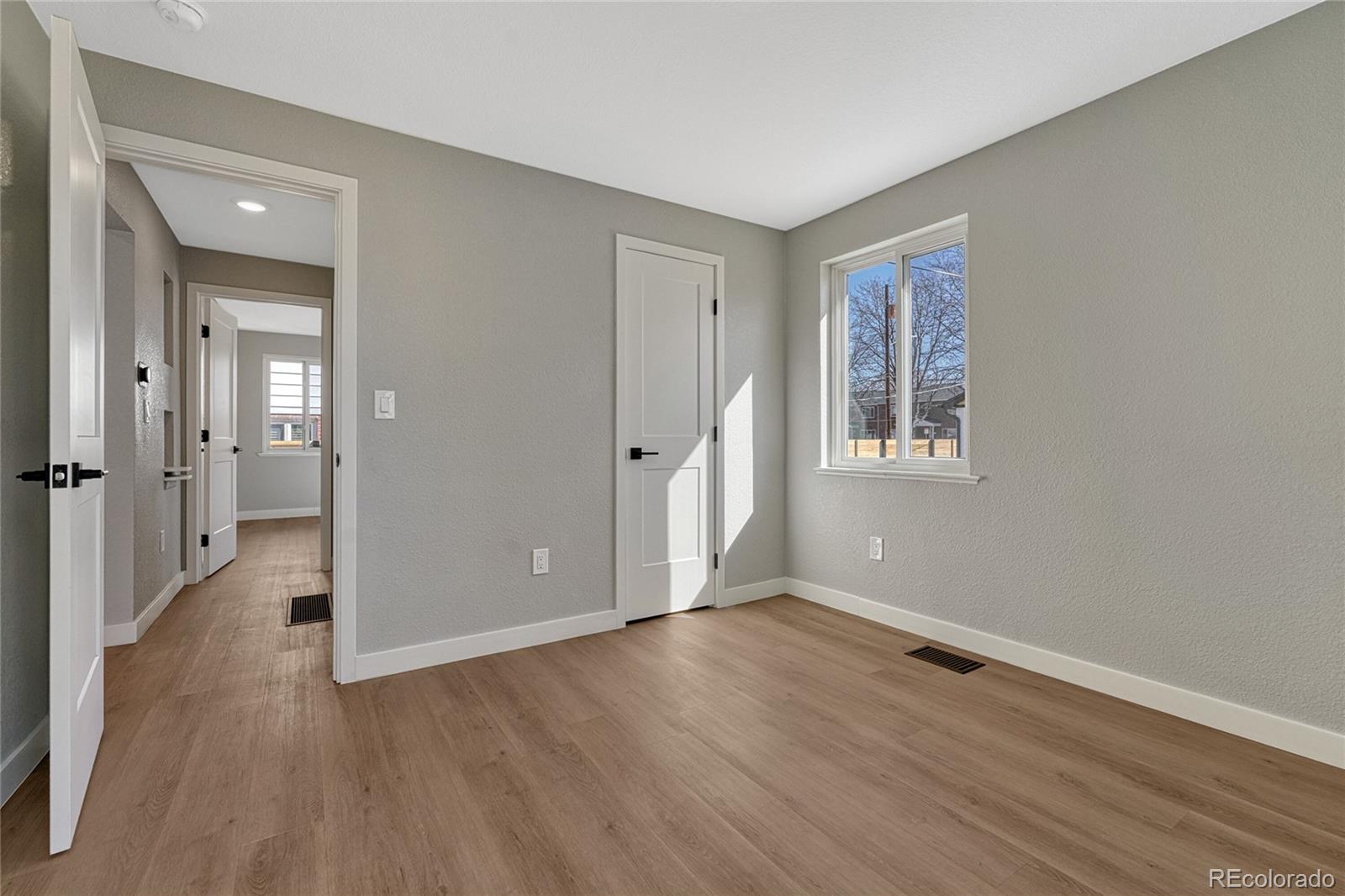 MLS Image #6 for 1328  holly street,denver, Colorado