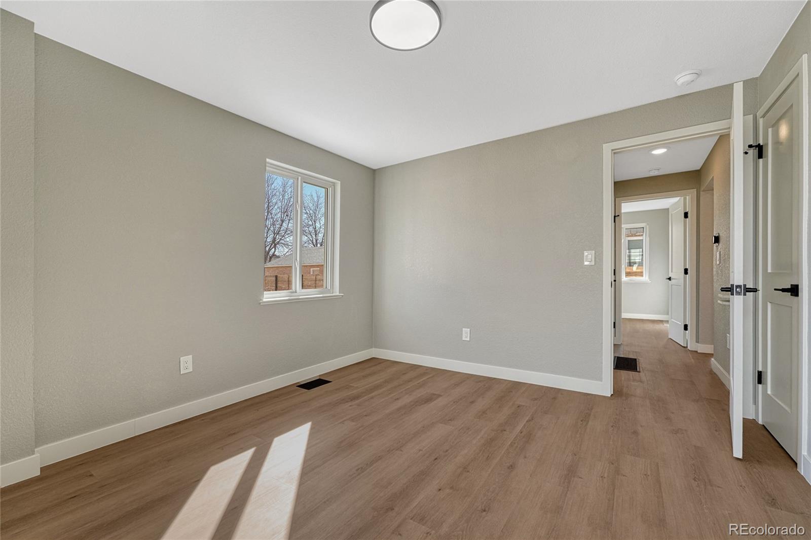 MLS Image #7 for 1328  holly street,denver, Colorado