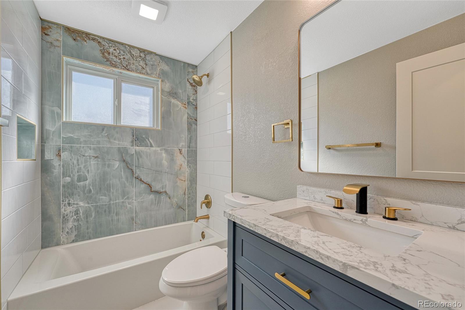 MLS Image #8 for 1328  holly street,denver, Colorado