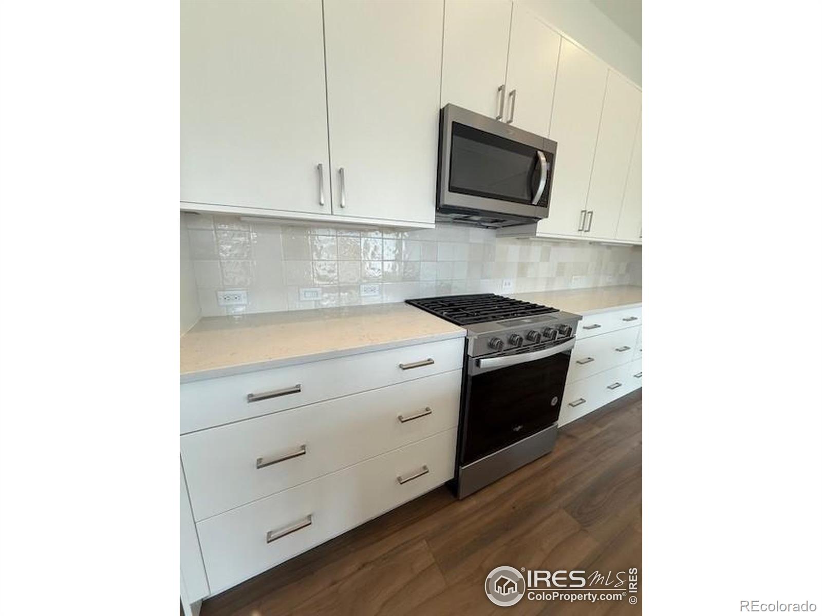 MLS Image #3 for 729  kubat lane,longmont, Colorado