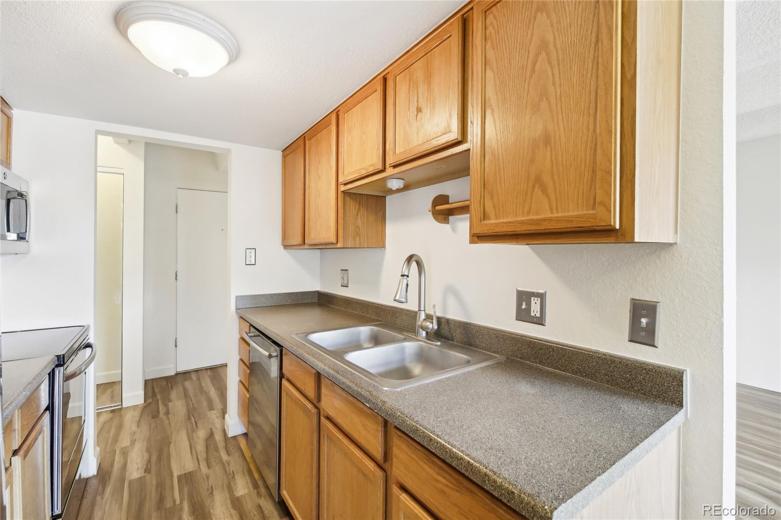 MLS Image #5 for 100 s clarkson street,denver, Colorado