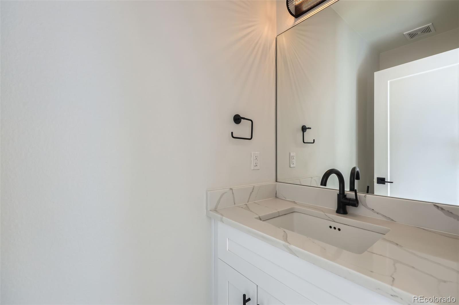 MLS Image #17 for 1462  yates street,denver, Colorado