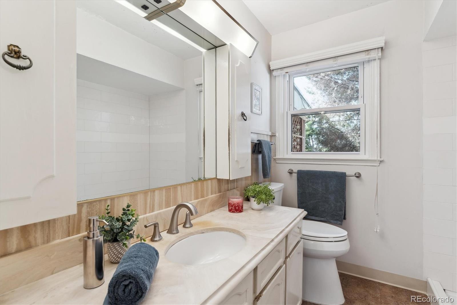 MLS Image #13 for 3201 s albion street,denver, Colorado