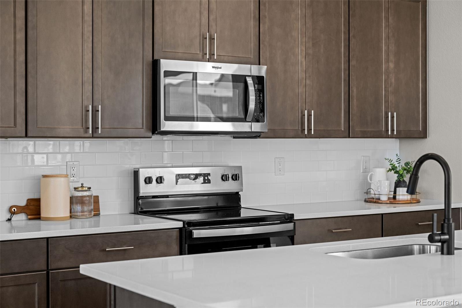 MLS Image #10 for 21044 e 63rd drive,aurora, Colorado