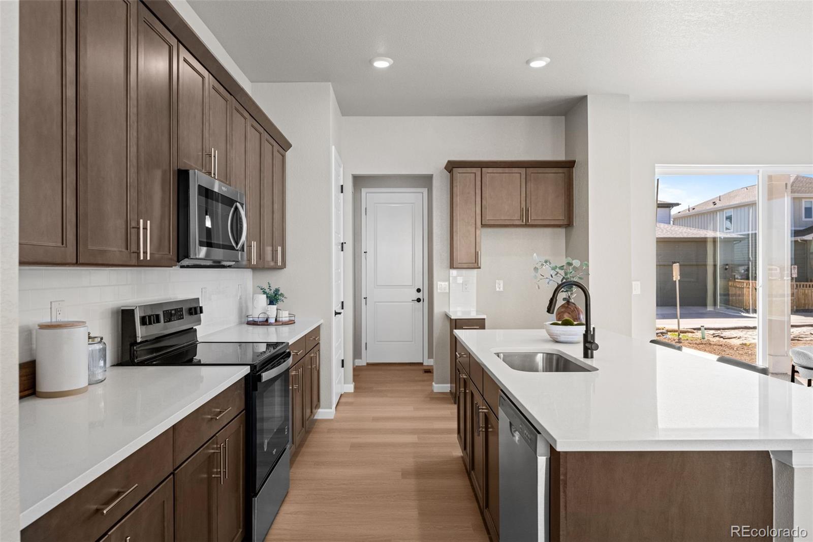 MLS Image #12 for 21044 e 63rd drive,aurora, Colorado