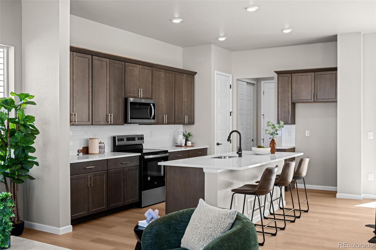 MLS Image #7 for 21044 e 63rd drive,aurora, Colorado