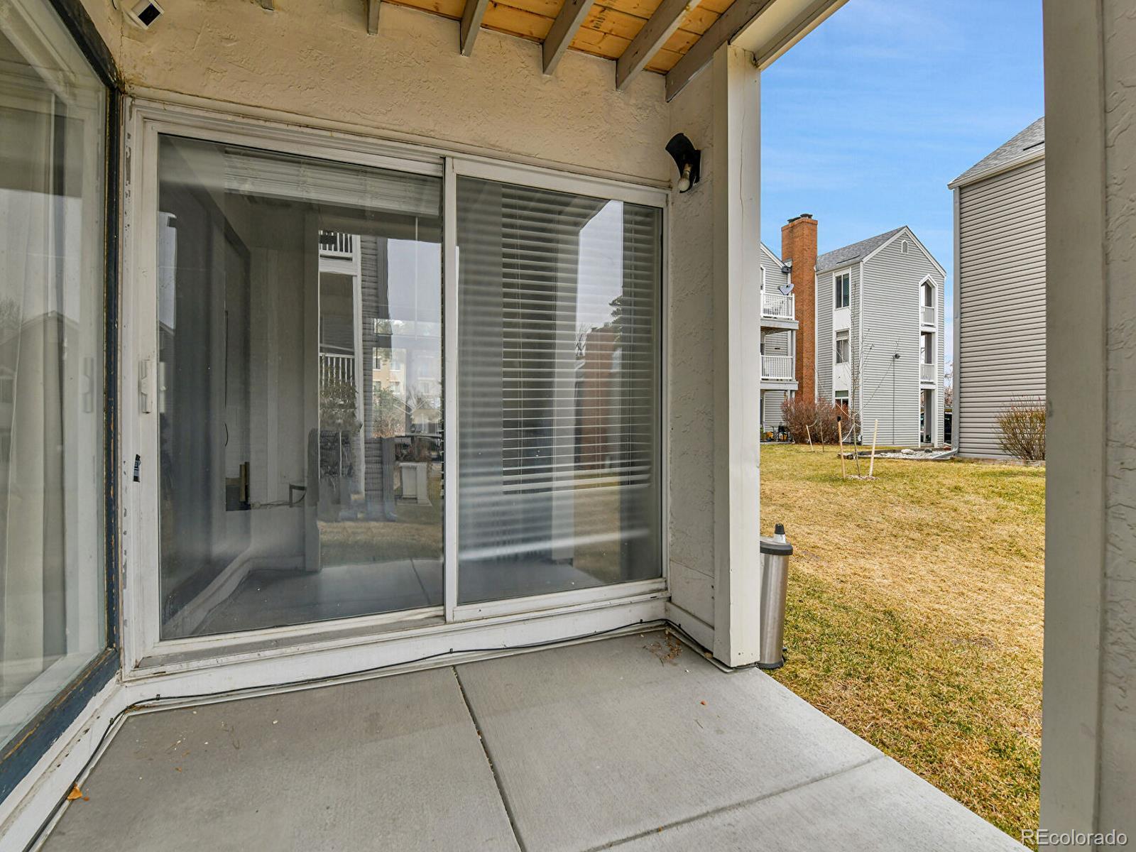 MLS Image #26 for 3432 s locust street,denver, Colorado