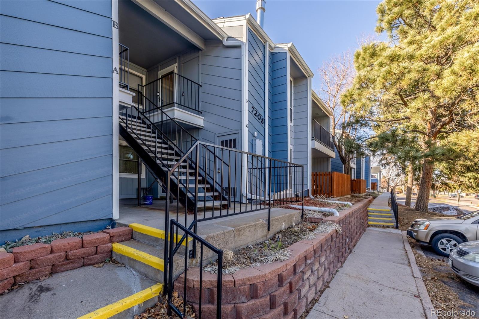 MLS Image #3 for 7205 s gaylord street,littleton, Colorado