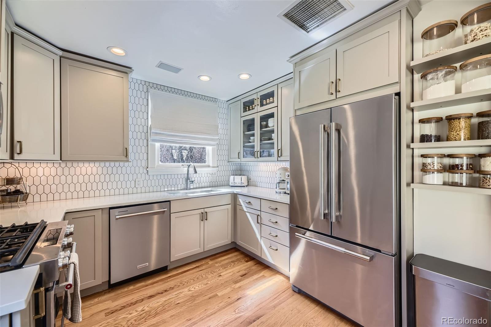MLS Image #9 for 1950  kearney street,denver, Colorado