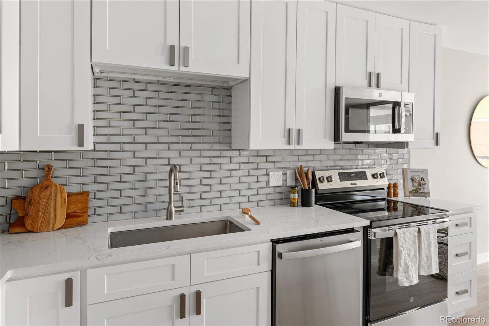 MLS Image #6 for 4570 e yale avenue,denver, Colorado