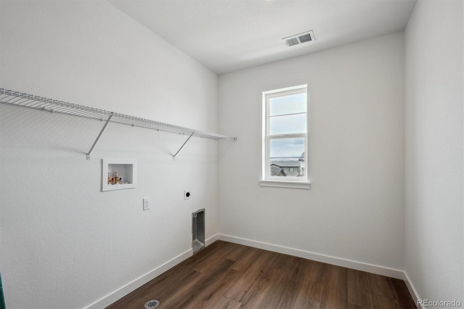 MLS Image #11 for 24708 e 40th avenue,aurora, Colorado