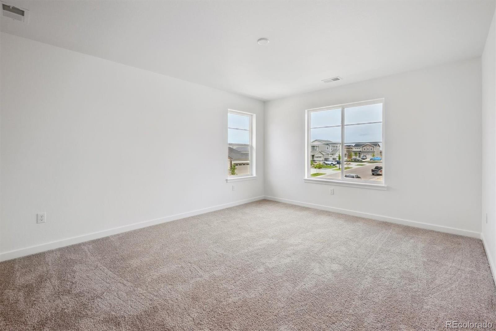 MLS Image #12 for 24708 e 40th avenue,aurora, Colorado