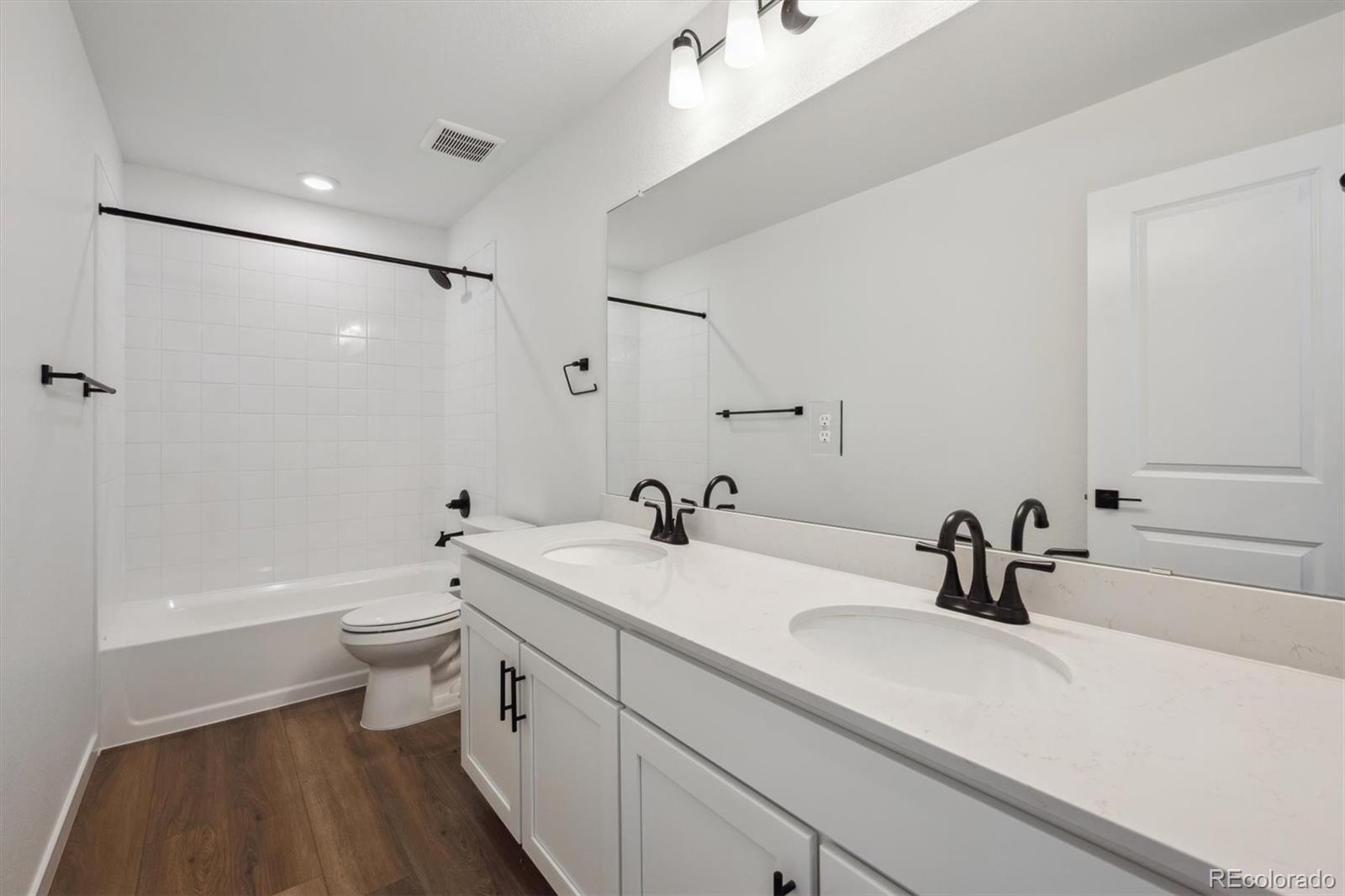 MLS Image #14 for 24708 e 40th avenue,aurora, Colorado