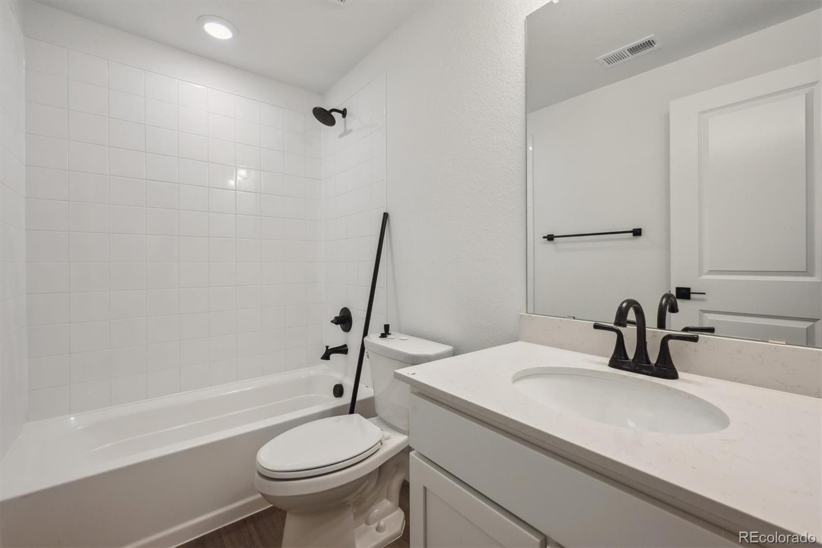 MLS Image #17 for 24708 e 40th avenue,aurora, Colorado
