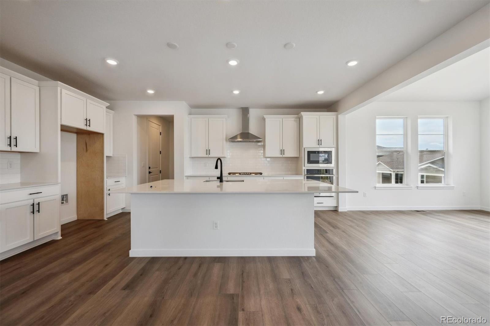 MLS Image #5 for 24708 e 40th avenue,aurora, Colorado