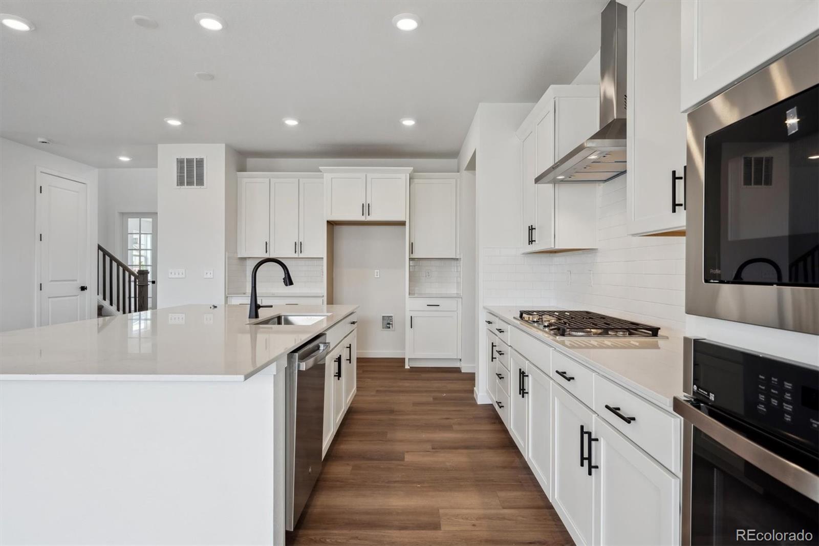 MLS Image #7 for 24708 e 40th avenue,aurora, Colorado