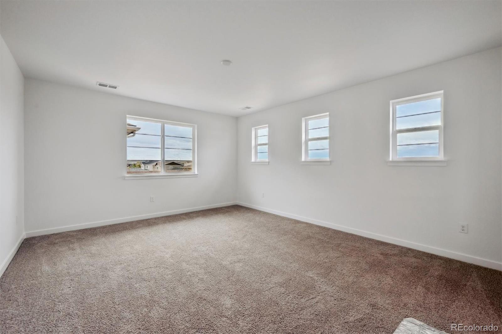 MLS Image #9 for 24708 e 40th avenue,aurora, Colorado