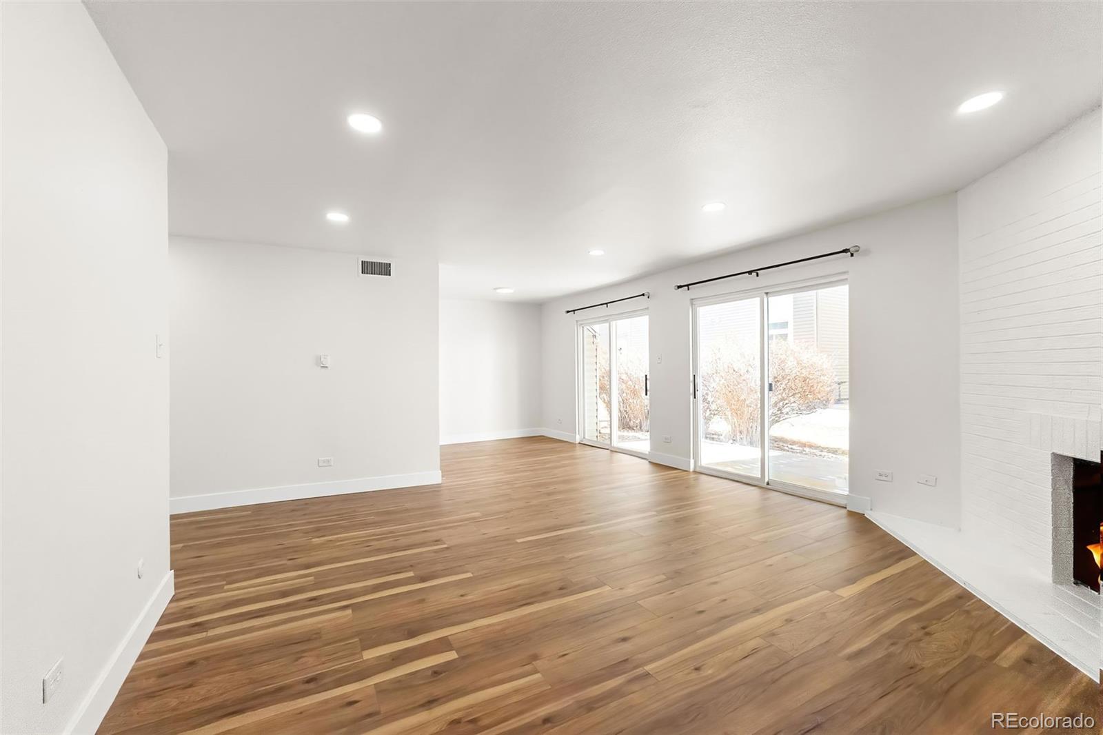 MLS Image #11 for 3315 s monaco street,denver, Colorado