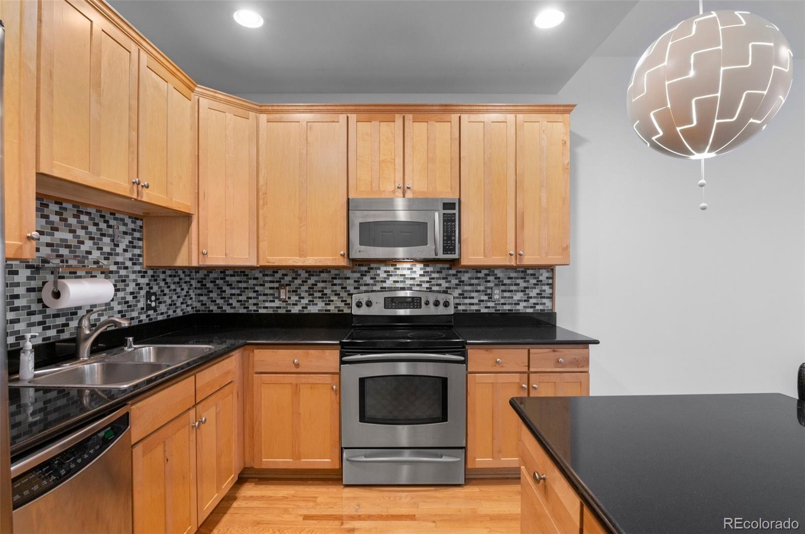 MLS Image #16 for 1950 n logan street,denver, Colorado