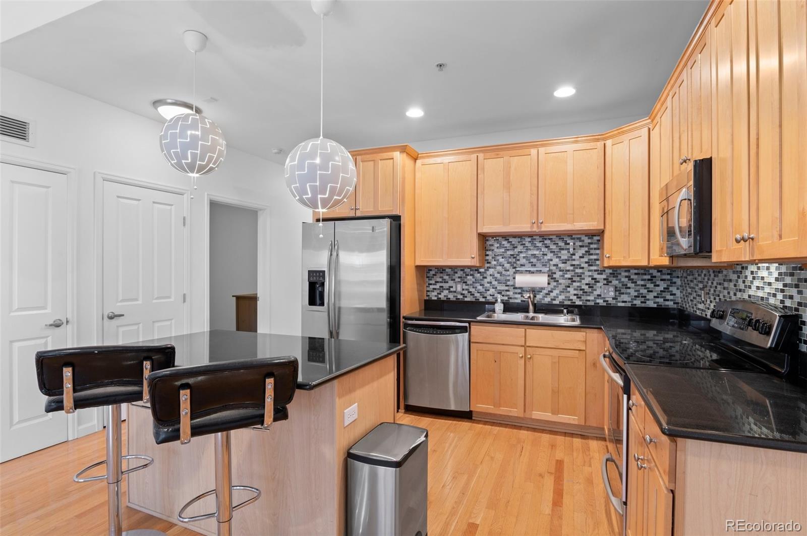 MLS Image #17 for 1950 n logan street,denver, Colorado