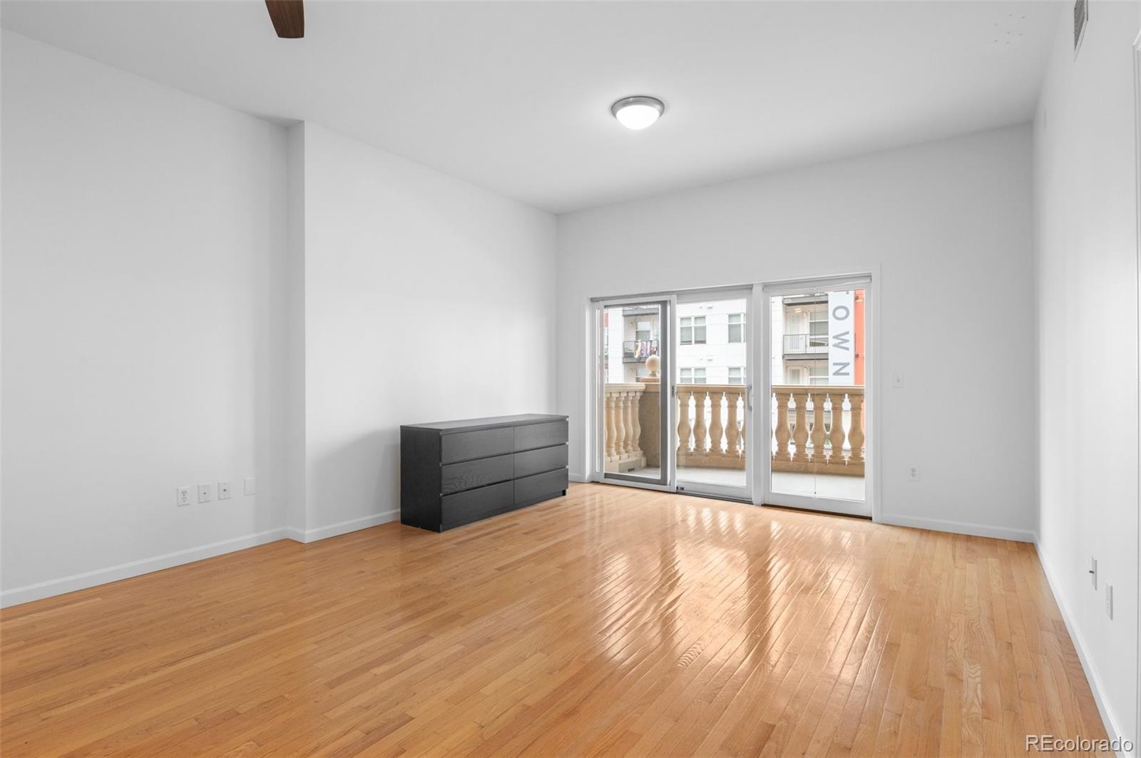 MLS Image #23 for 1950 n logan street,denver, Colorado