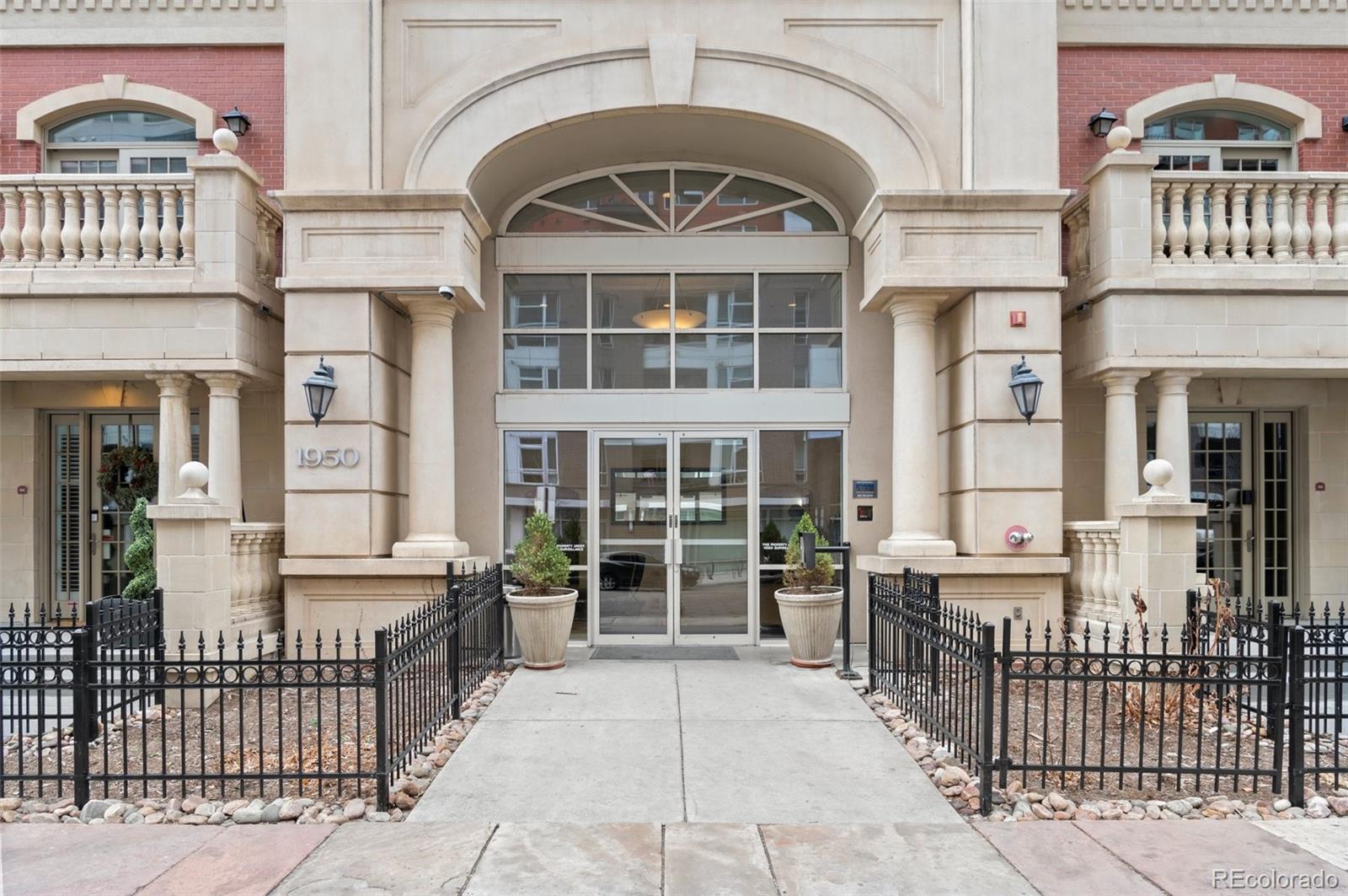 MLS Image #28 for 1950 n logan street,denver, Colorado