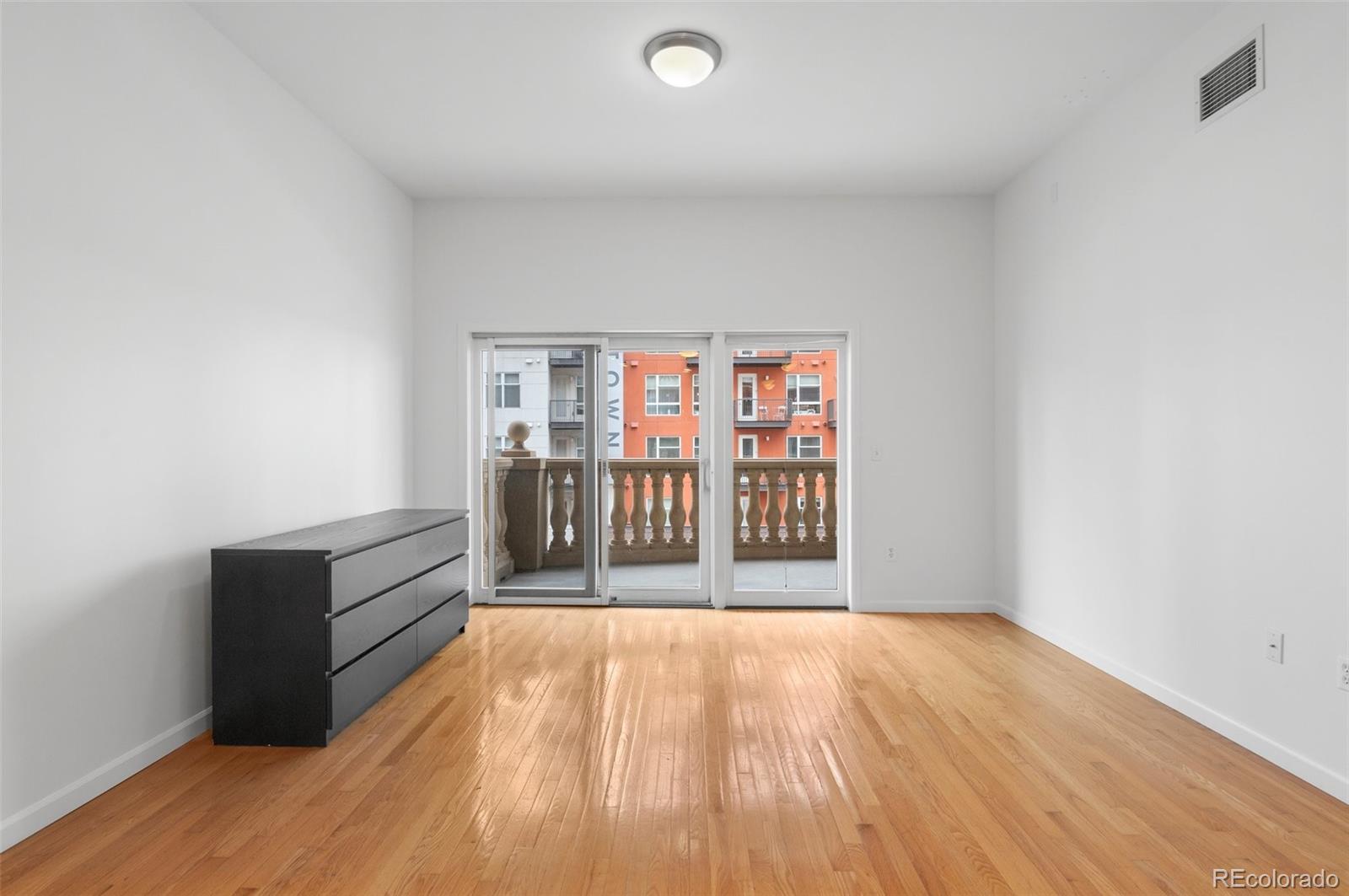MLS Image #4 for 1950 n logan street,denver, Colorado