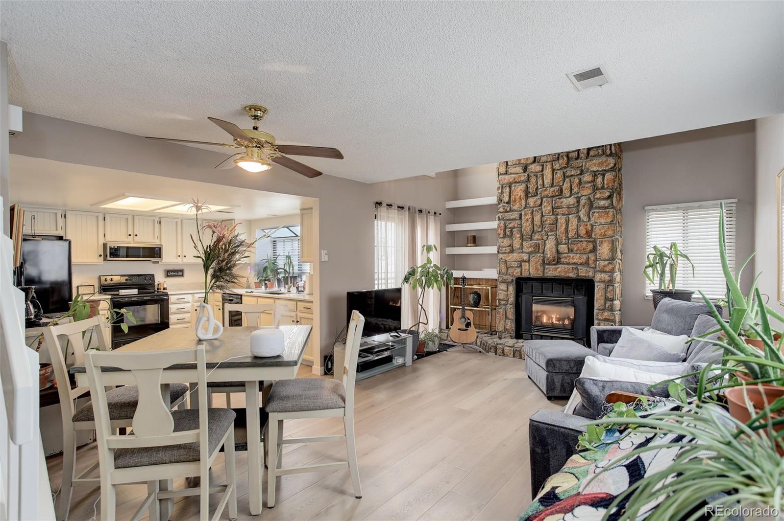 MLS Image #2 for 12430 e pacific circle,aurora, Colorado