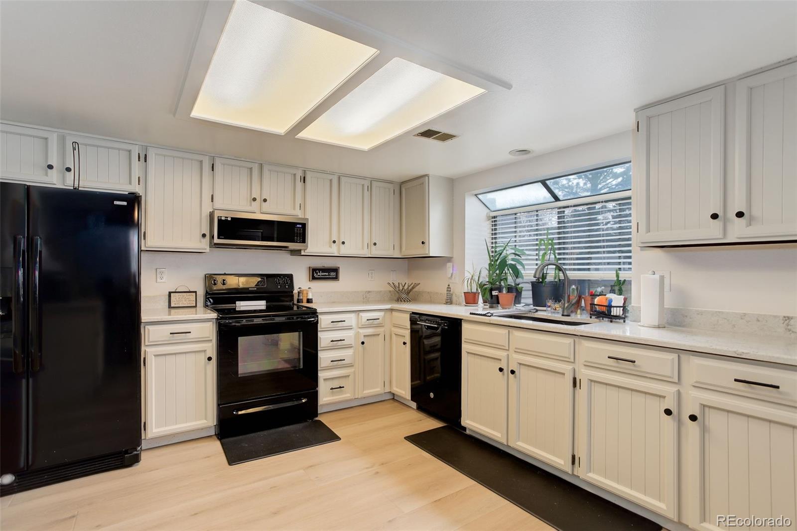 MLS Image #8 for 12430 e pacific circle,aurora, Colorado