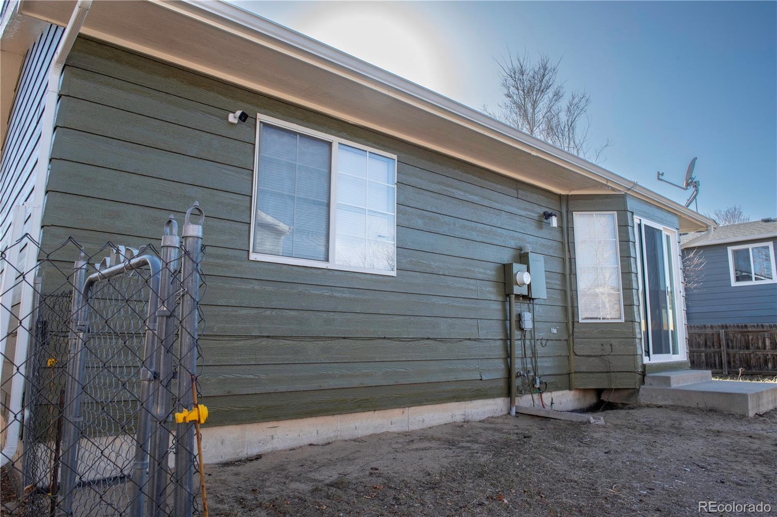 MLS Image #14 for 14991 e elk place,denver, Colorado