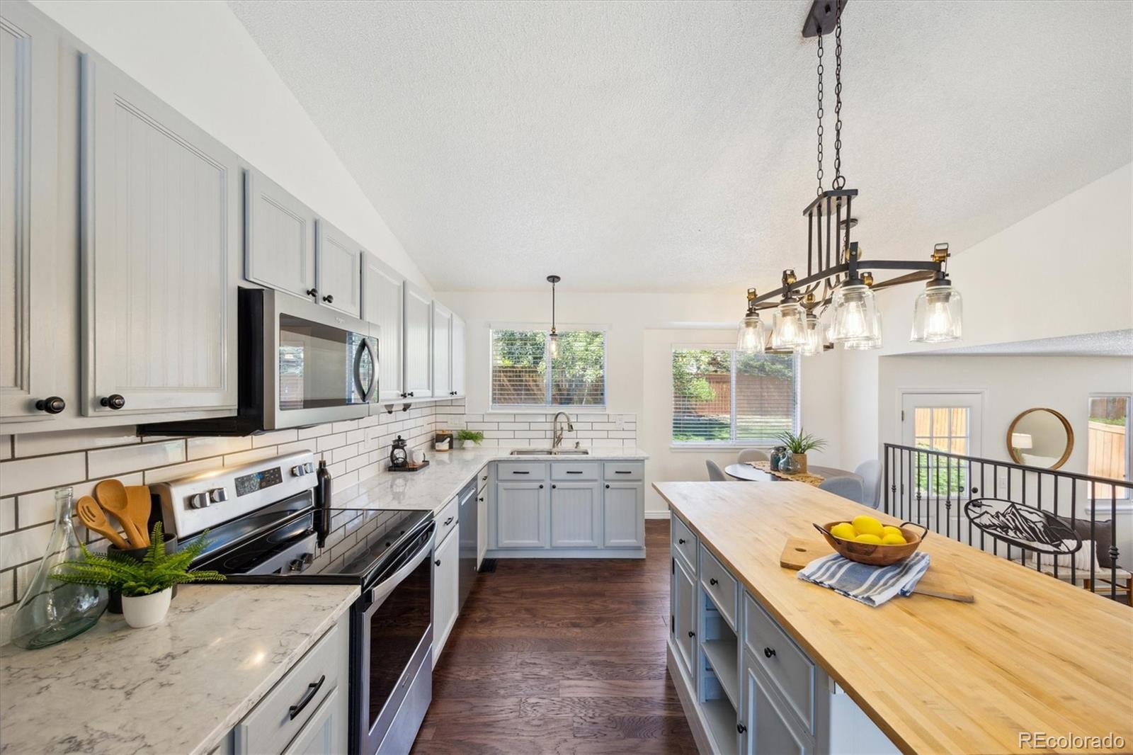 MLS Image #5 for 9763  cove creek drive,highlands ranch, Colorado