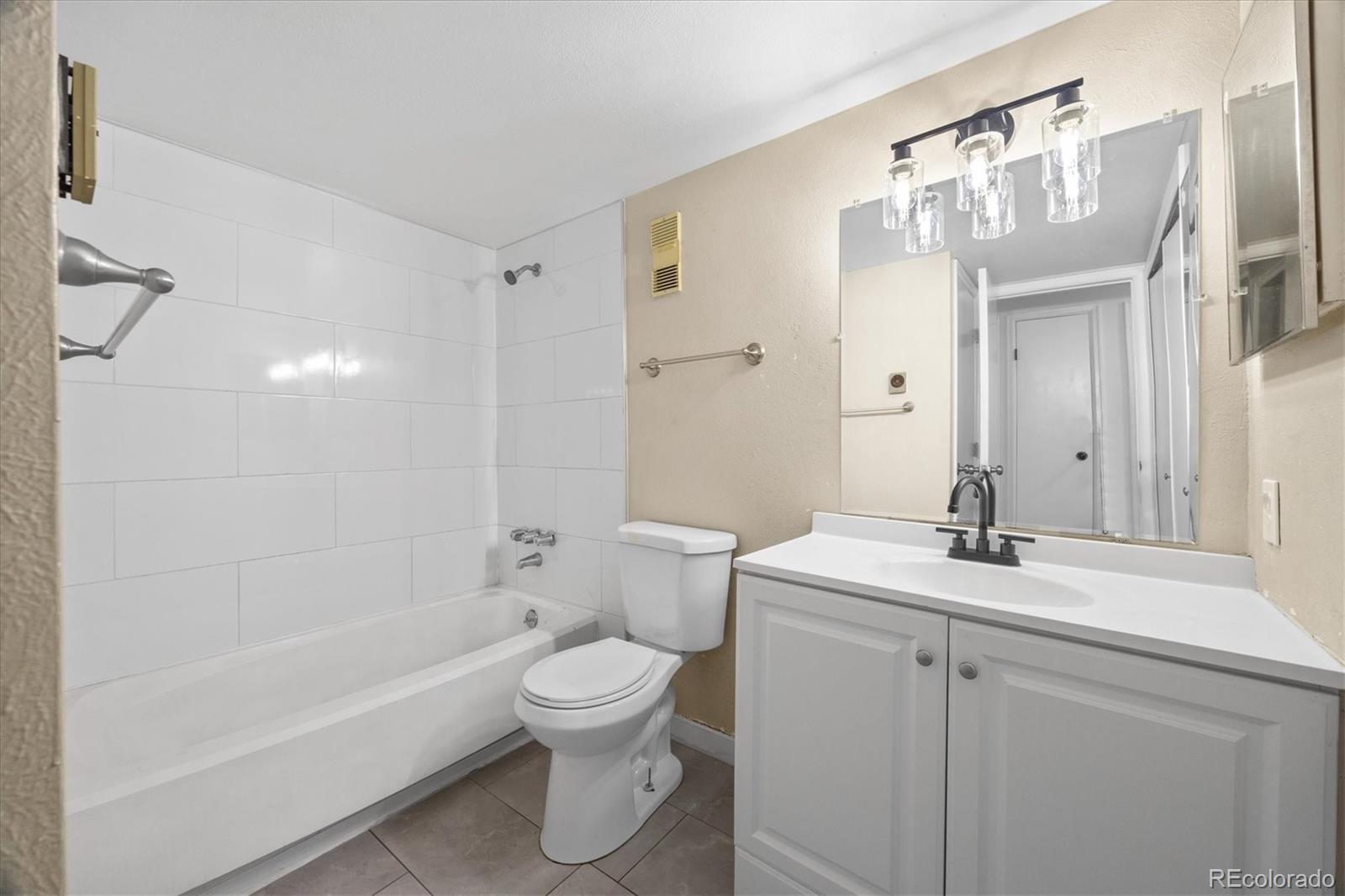 MLS Image #5 for 14720 e kentucky drive,aurora, Colorado