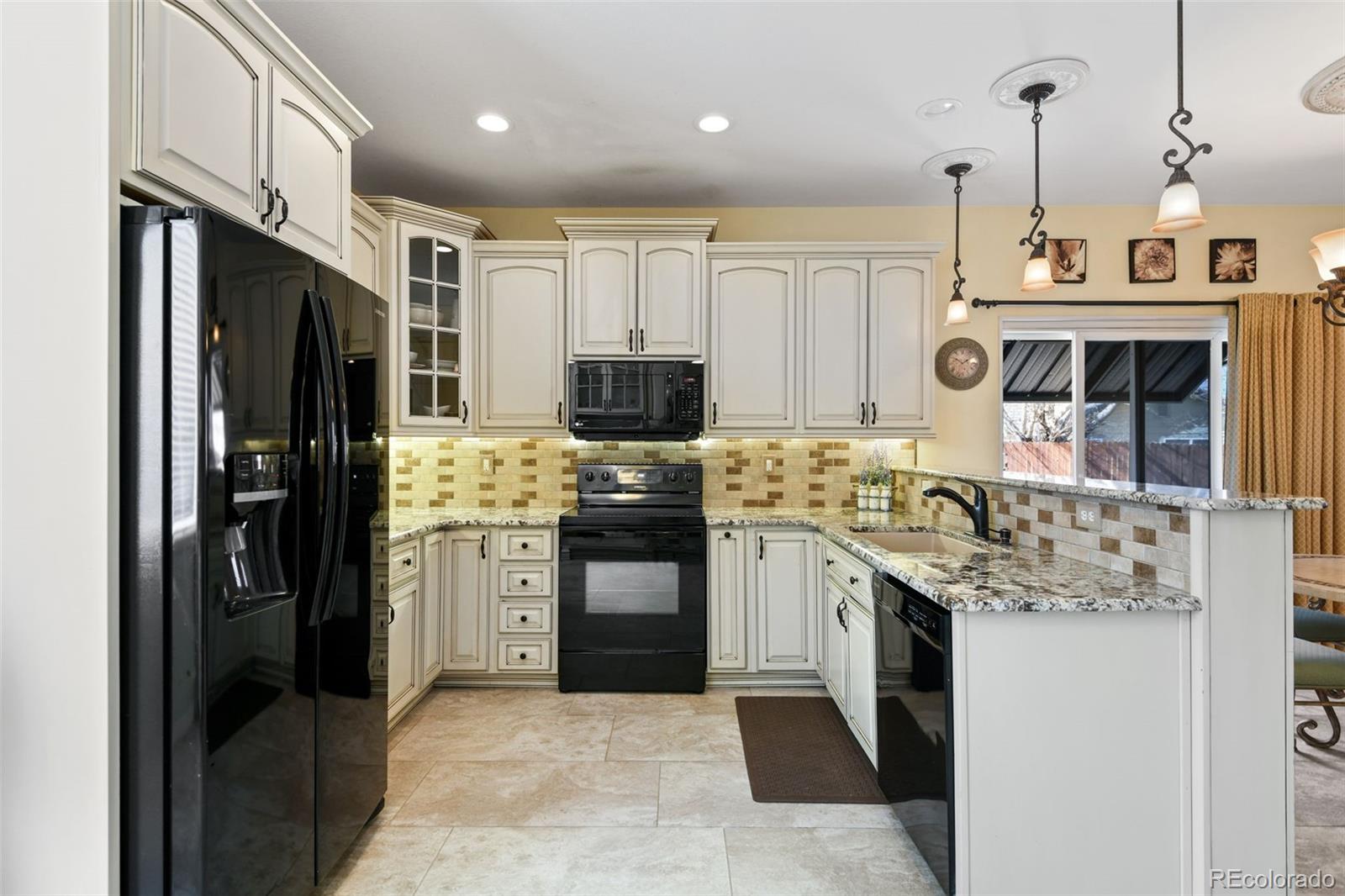 MLS Image #12 for 10041  dillon circle,commerce city, Colorado