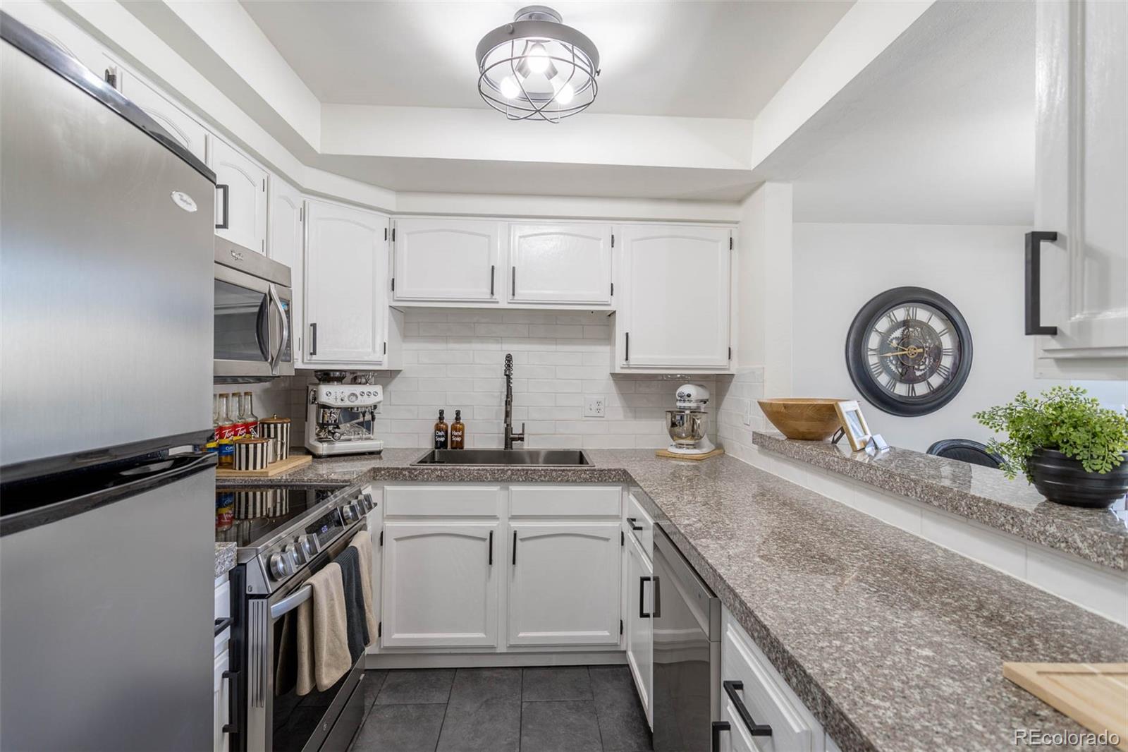 MLS Image #4 for 10335 e peakview avenue b,englewood, Colorado